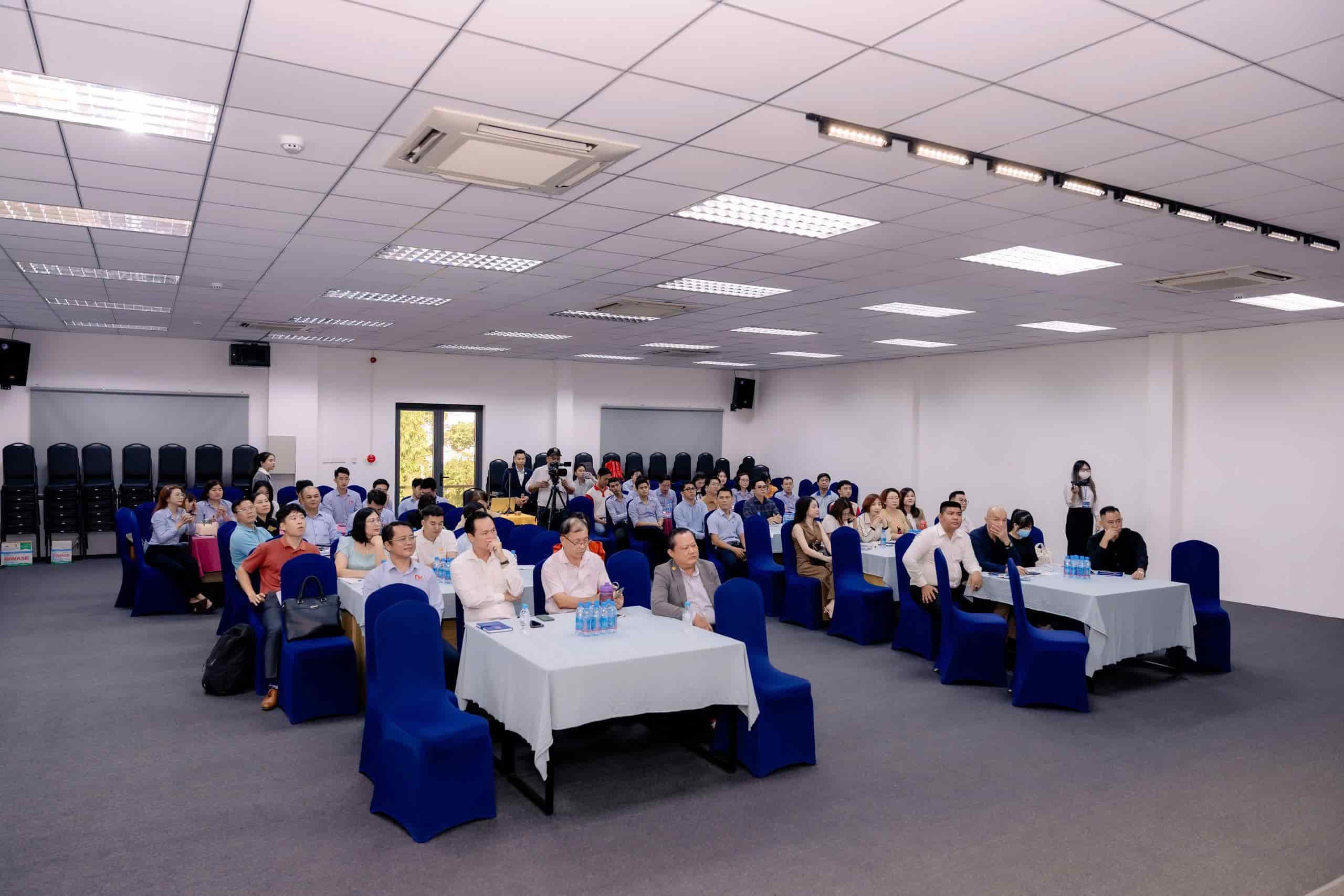 Quay chụp sự kiện